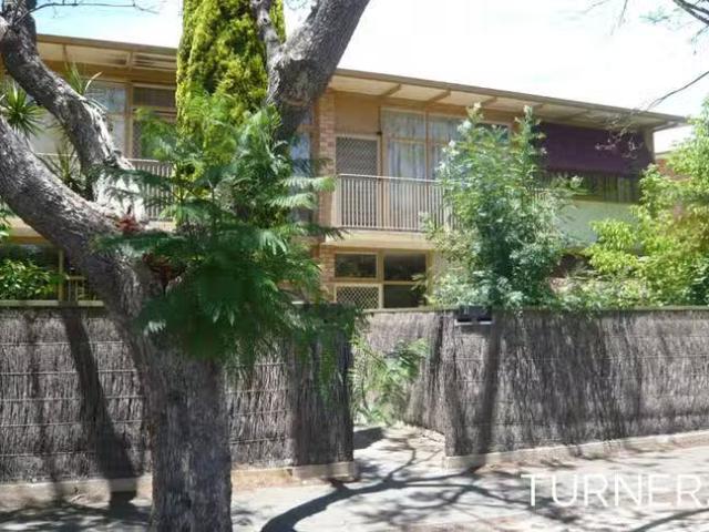 Apartment for rent in Hyde Park, Queensland