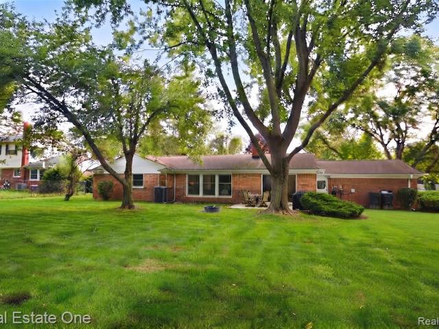 House for sale in Tienken Manor Estates, Rochester Hills