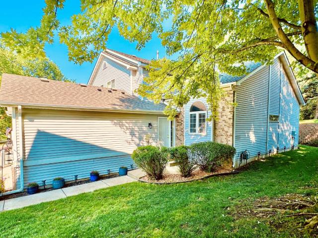Townhouse for sale in Chanhassen, Minnesota