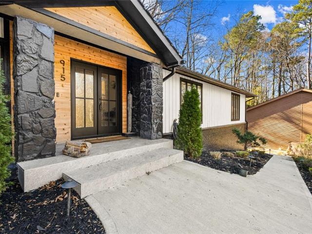 House for sale in Sandy Springs, Georgia