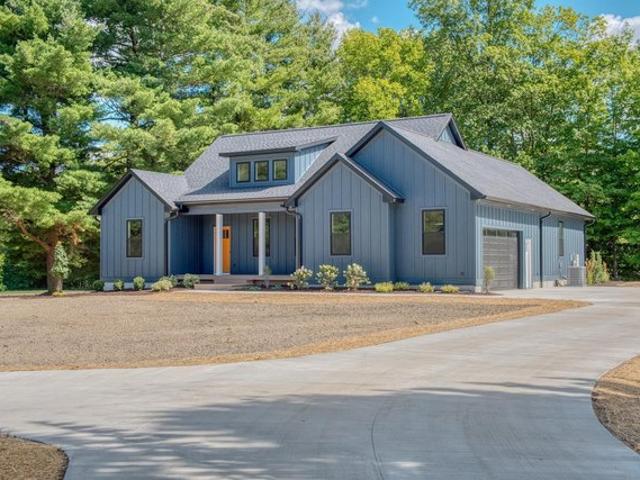 House for sale in Owosso, Michigan