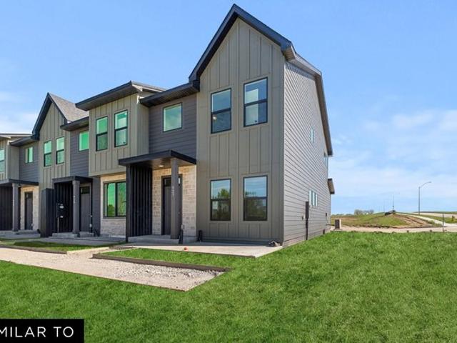 Townhouse for sale in Norwalk, Iowa