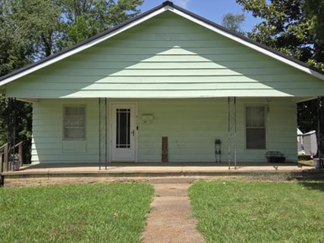 House for sale in Mayfield, Kentucky