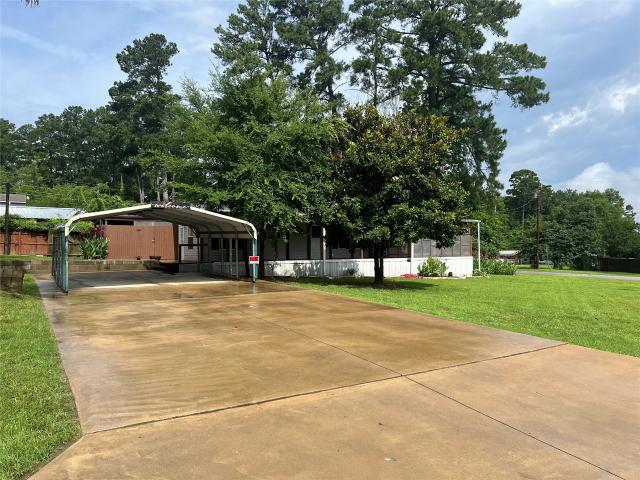 House for sale in Henderson, Texas