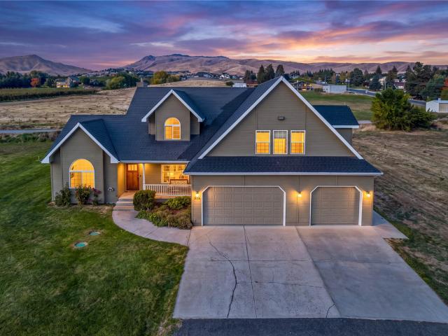 House for sale in Sunnyslope, Wenatchee