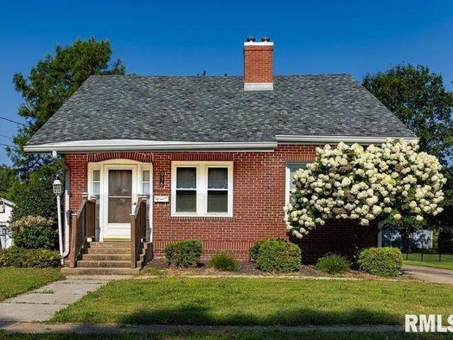 House for sale in Galesburg, Illinois
