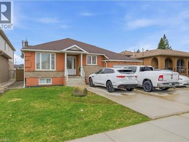 House for sale in Ancaster, Ontario