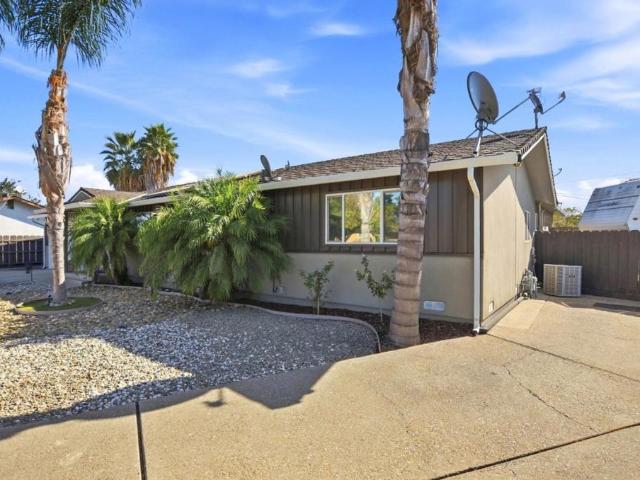 House for sale in Gustine, Merced County
