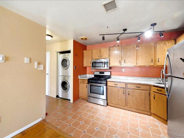 Condo for sale in The Bronx, Arverne