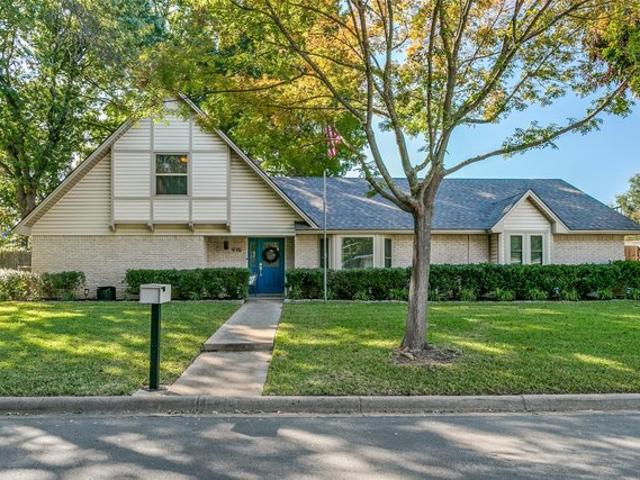 House for sale in Benbrook, Tarrant County