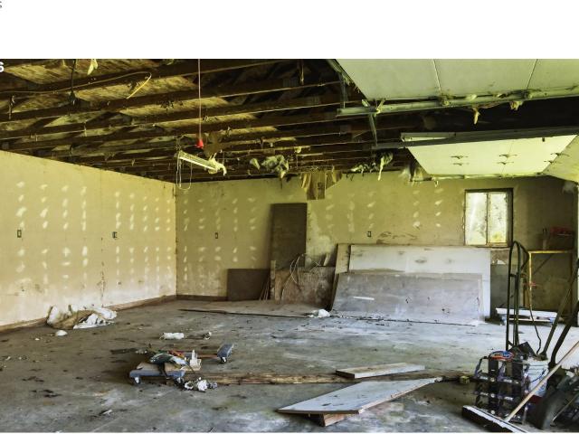 House for sale in Coos Bay, Coos County