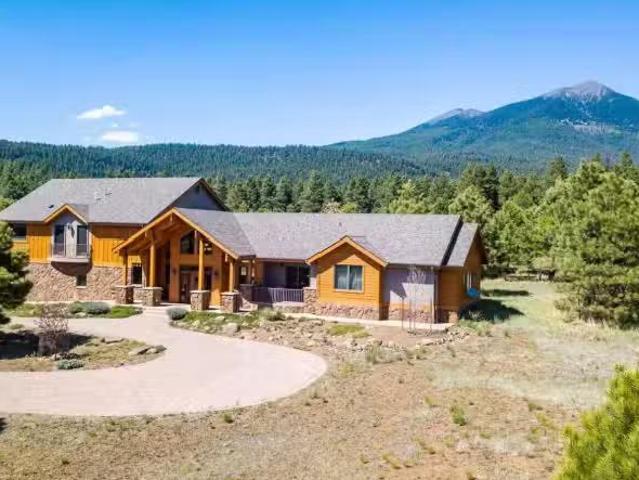 House for sale in Flagstaff