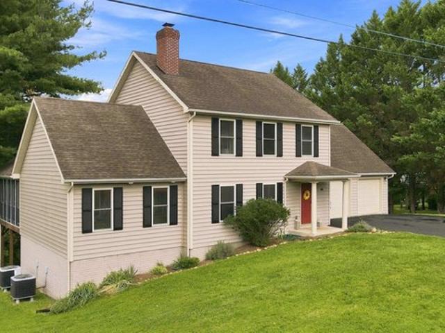 House for sale in Charles Town, West Virginia