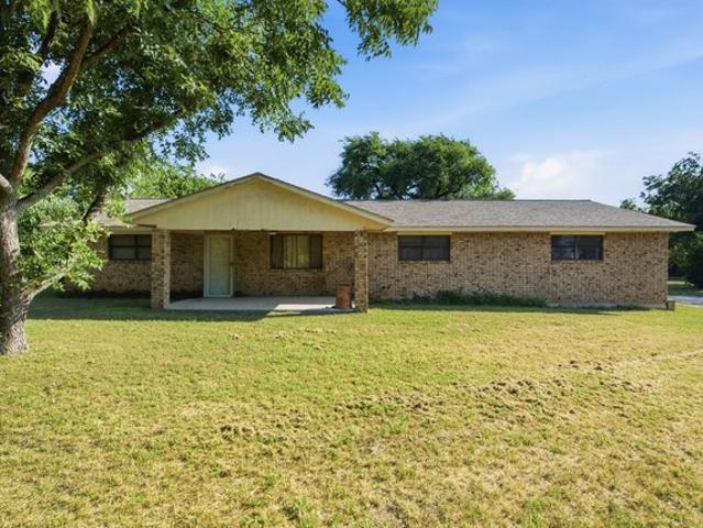 House for sale in De Leon, Texas