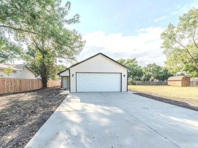 House for sale in Augusta, Butler County