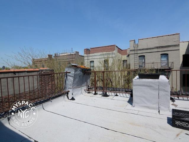 Room for rent in Arverne, New York
