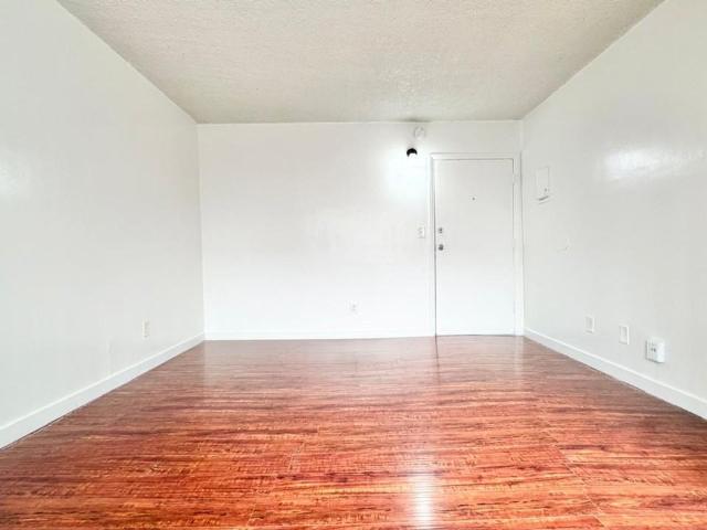 Apartment for rent in Canoga Park, California