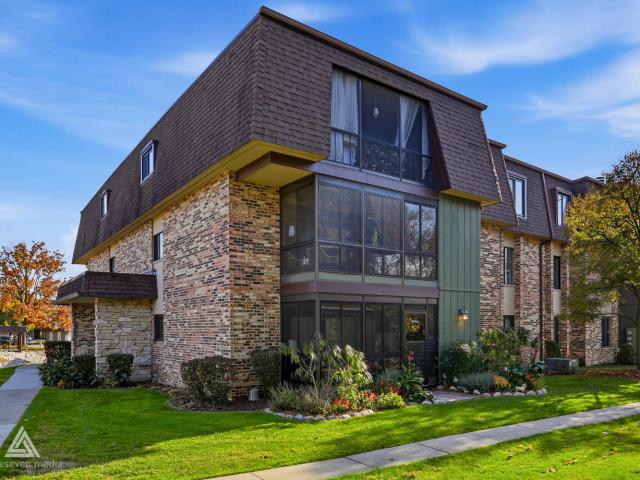 Condo for sale in Palos Hills, Illinois