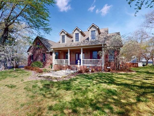 House for sale in Mayfield, Kentucky