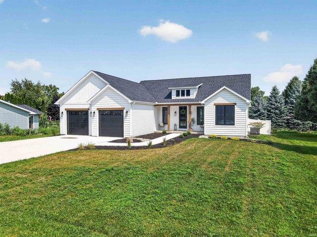 House for sale in Cromwell, Indiana
