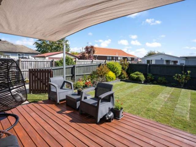 House for sale in Chaslands, Canterbury