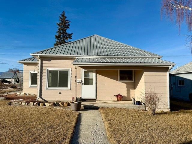 House for sale in Deer Lodge, Montana
