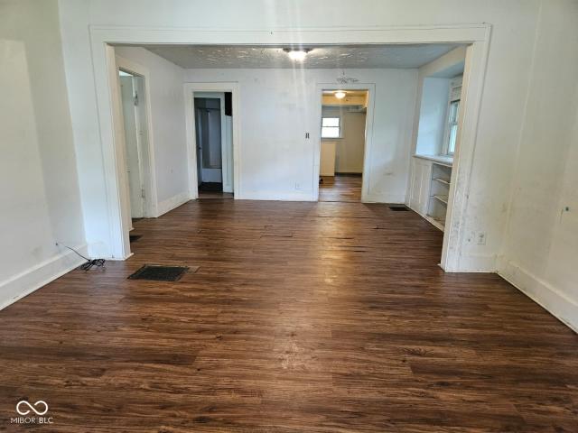 House for sale in Near Eastside, Camby