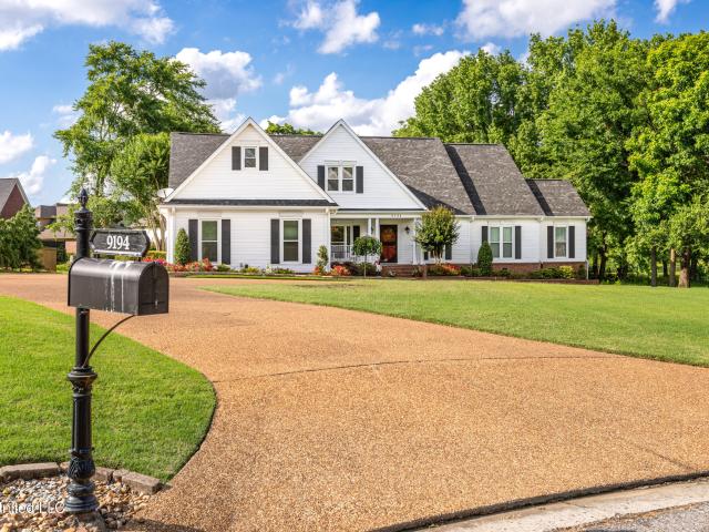 House for sale in Nesbit, Mississippi