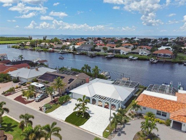 House for sale in Apollo Beach, Hillsborough County