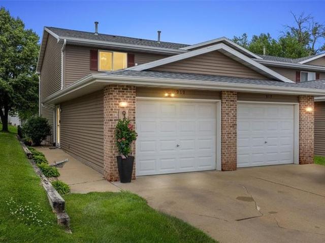 Condo for sale in Linn, Iowa