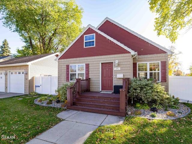 House for sale in Grand Forks, Grand Forks County