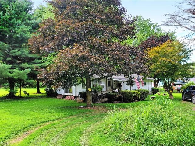 House for sale in Brookfield, Ohio