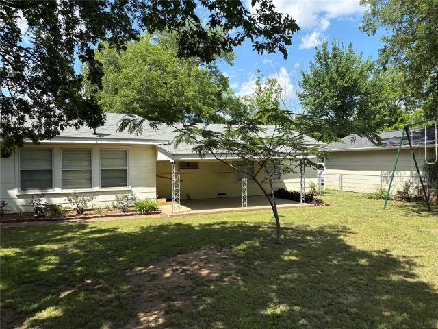 House for sale in Jacksboro, Texas