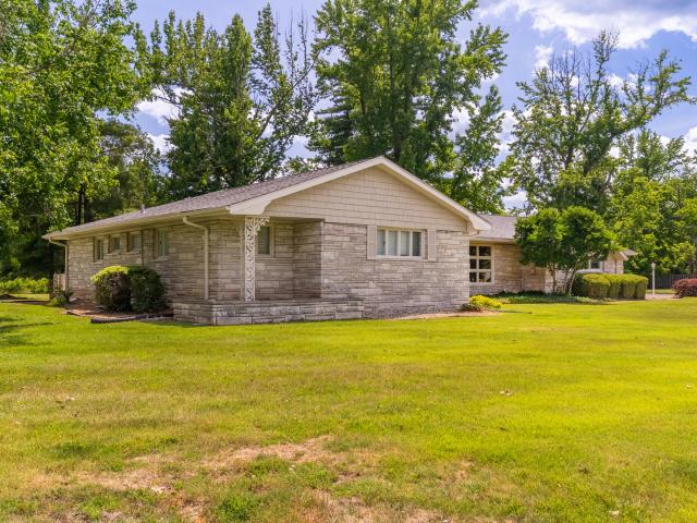 House for sale in Carterville, Williamson County