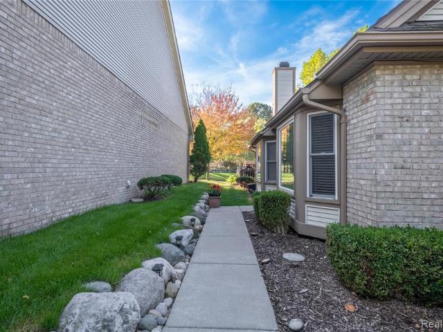 Condo for sale in Fenton, Michigan