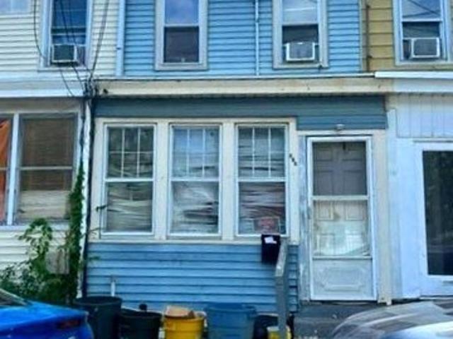 Townhouse for sale in Trenton, New Jersey