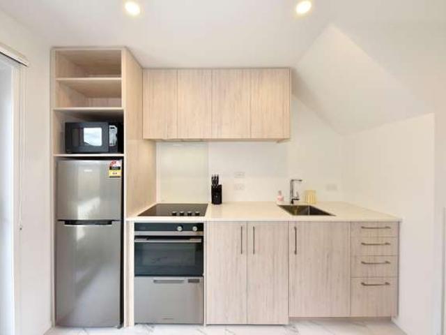 Townhouse for rent in Merivale, Canterbury
