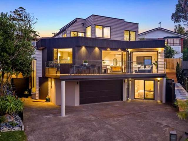 House for sale in Castor Bay