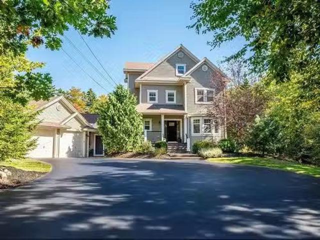 House for sale in Hammond's Plains, Nova Scotia