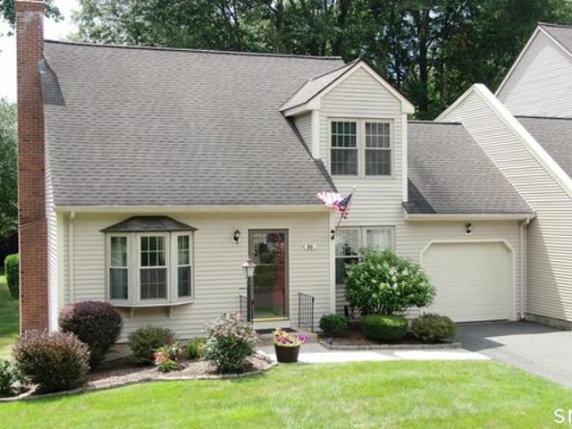 Townhouse for sale in Enfield, Connecticut