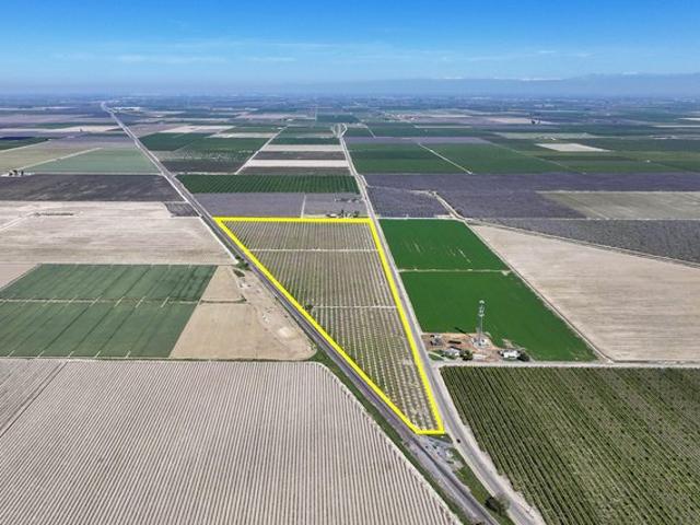 Farm for sale in Laton, California