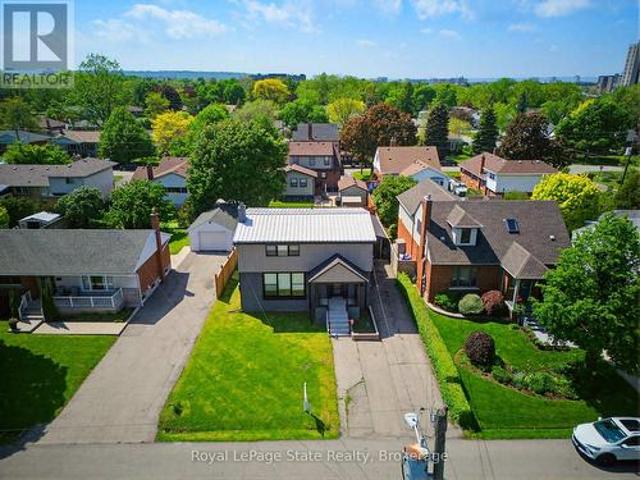 House for sale in Ancaster, Ontario