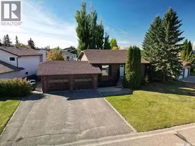 House for sale in Battleford