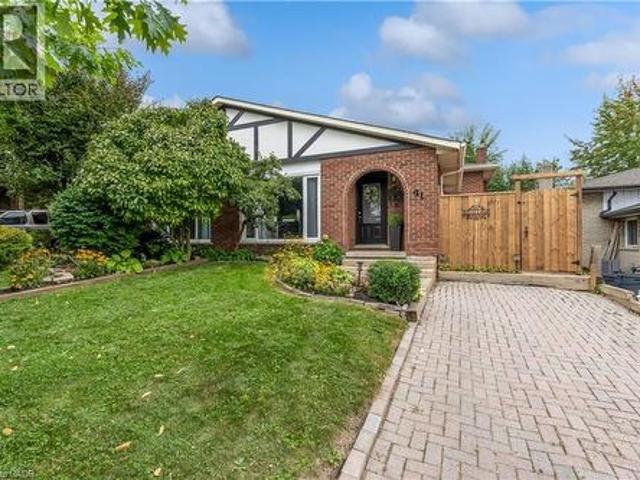 House for sale in Gurnett, Hamilton