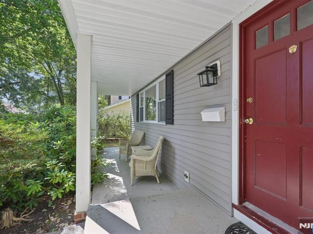 House for sale in Hillsdale Manor, Hillsdale