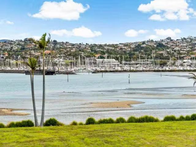 Apartment for sale in Paremoremo