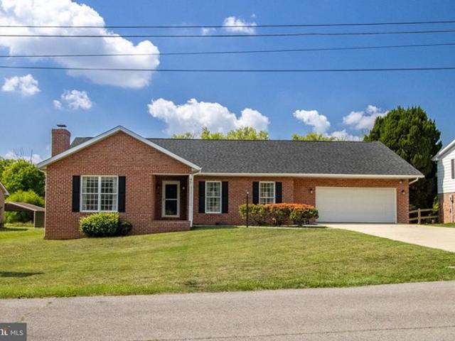 House for sale in Falling Waters, West Virginia