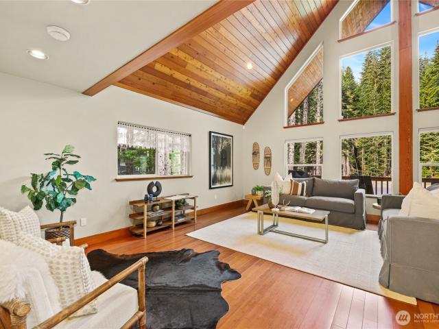 House for sale in Snoqualmie Pass, Washington