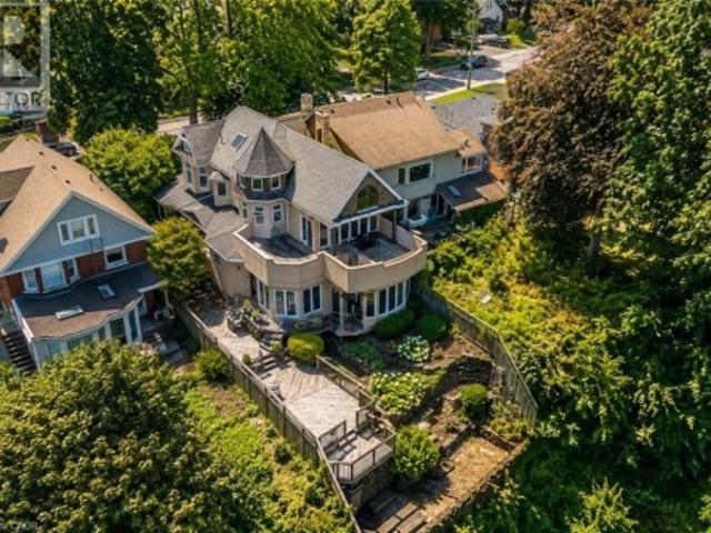 House for sale in Ancaster, Ontario