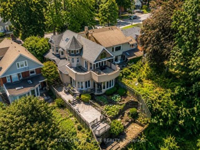 House for sale in Ancaster, Ontario